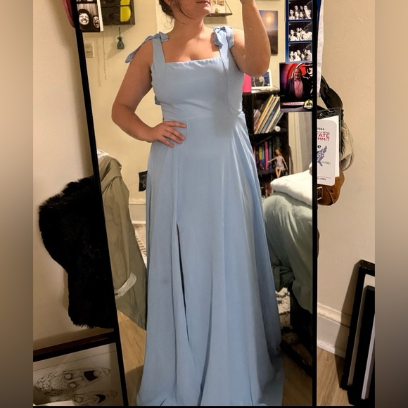 Light Blue Lulu’s Bridesmaid, Prom, Formal Dress Medium - Picture 4 of 4